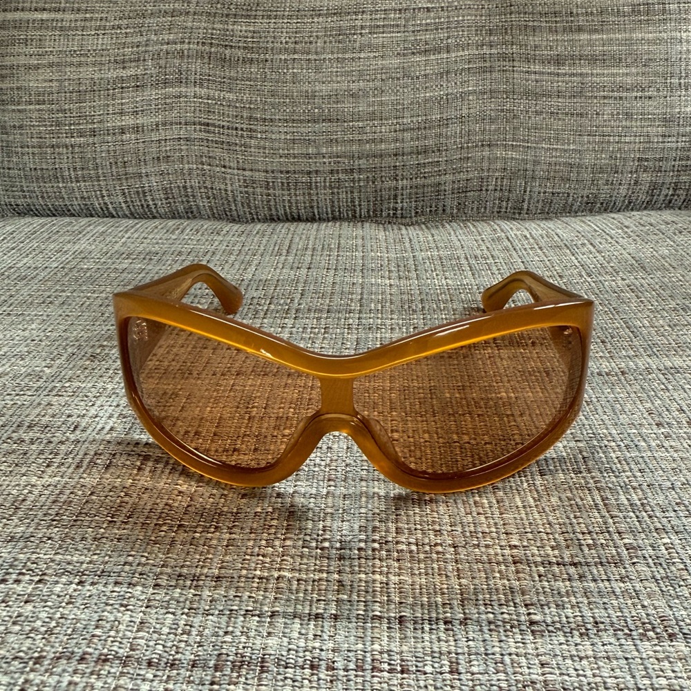 Port Tanger Amber Shield Sunglasses for Women - Sleek Oversized Amber Frame